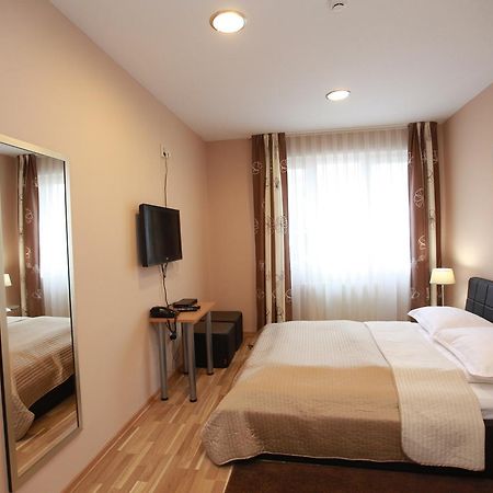 Hotel Petrijevci Bizovác Szoba fotó