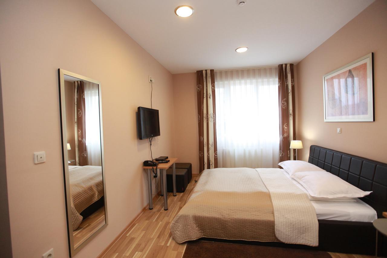 Hotel Petrijevci Bizovác Szoba fotó